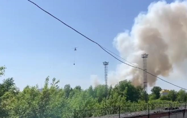 У Москві виникла пожежа в районі заводу Москвич