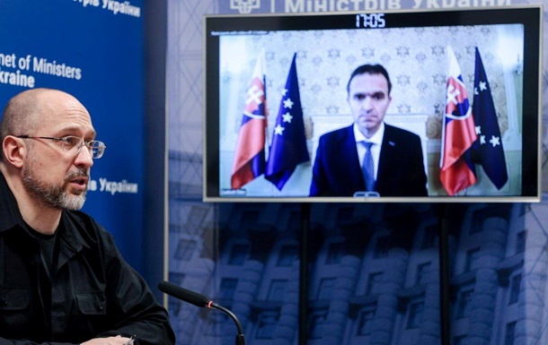 Шмыгаль провел переговоры с премьером Словакии