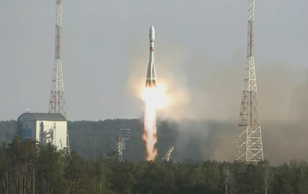 Russia launches Soyuz rocket with latest satellite