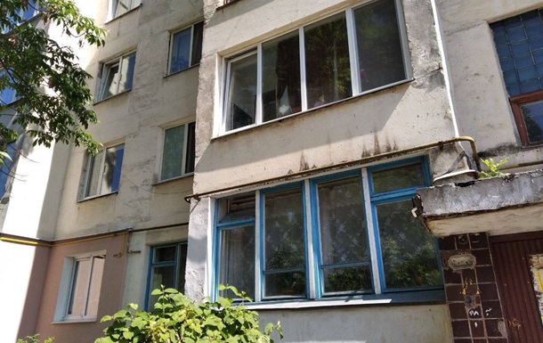 На Київщині однорічний малюк випав з вікна багатоповерхівки