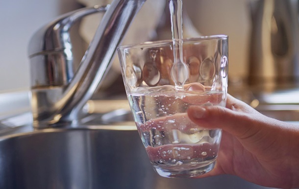 У Києві водопровідна вода трохи забарвлена, але безпечна - КМДА