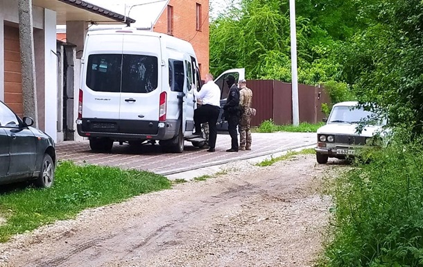 Оккупационная  полиция  пришла с обысками к крымскому татарину