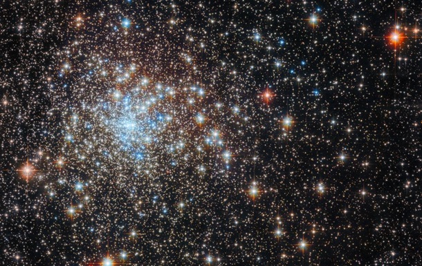 Телескоп Хаббл зробив зображення віддаленого скупчення зірок