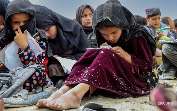 В Афганістані через отруєння у школі госпіталізували 60 дівчат