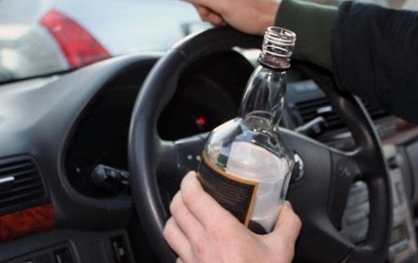 Латвія передала Україні машини, конфісковані у п яних водіїв
