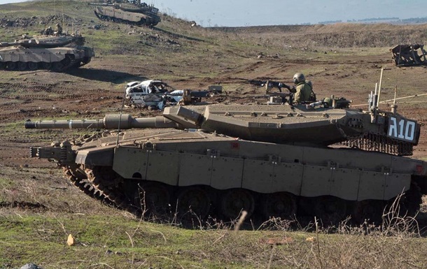 Израиль ведет переговоры о продаже сотен своих танков - СМИ