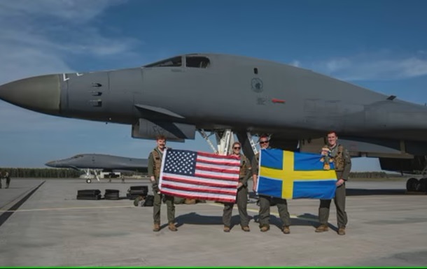 Бомбардировщики США  впервые в истории  приземлились в Швеции