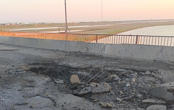 Оккупанты заявили о  прилетах  по мосту в Чонгаре