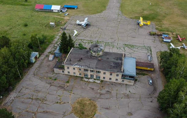В Крыму россияне перекидывают технику на один из аэродромов - Атеш