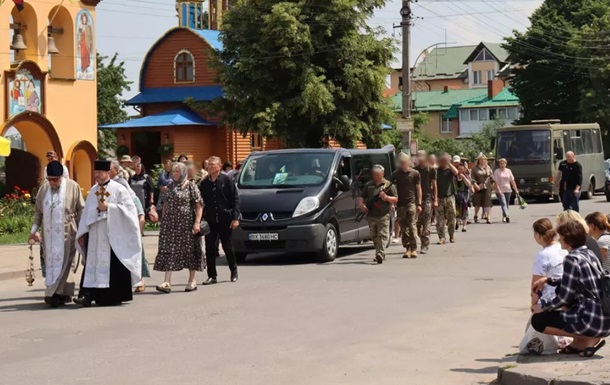 In the Khmelnitsky region, UOC-MP patrons shouted “shame” on the family of the dead soldier