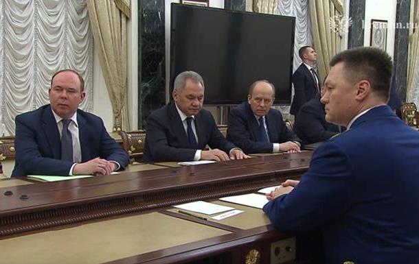 Путін провів нараду із силовиками