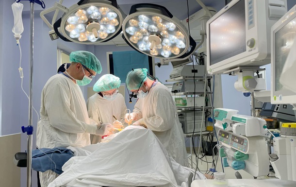 Во Львове врачи удалили у ребенка опухоль размером с мяч