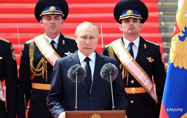 Путін заявив, що Росія уникла громадянської війни