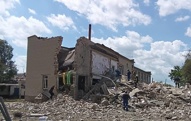 Росіяни обстріляли школу на Донеччині, є загиблі