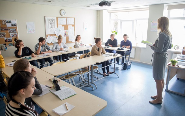 В Эстонии подняли штрафы для учителей, преподающих на русском