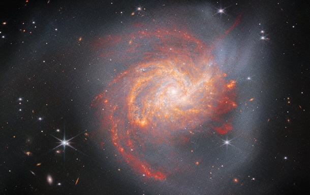 James Webb зробив фото яскравої галактики у сузір ї Вітрила