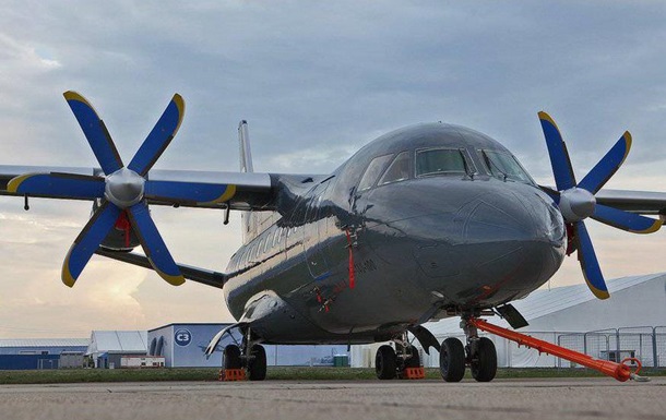 Украина национализировала самолет Ан-140-100 подсанкционной корпорации Ростех