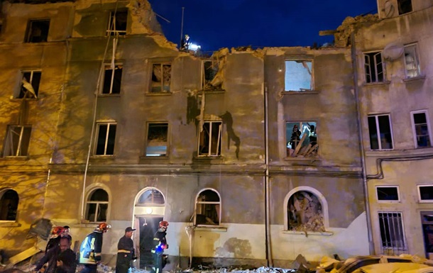 У мережі з явилося відео перших хвилин після атаки на Львів