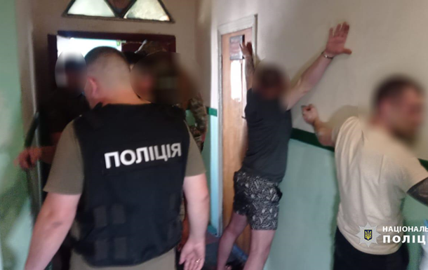 На Вінниччині ув’язнені під виглядом працівників банку ошукали десятки осіб