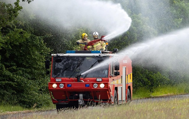 Британия передаст Украине 17 пожарных автомобилей