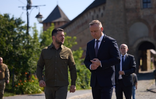 Зеленський обговорив з Дудою саміт НАТО