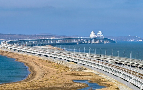 В РФ заявили о ракетной атаке на Крымский мост
