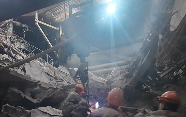 Из-за разрушения крыши на ТЭС погибли три человека