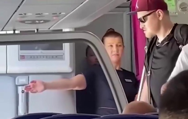 Wizz Air зняла з рейса українського військового з протезом