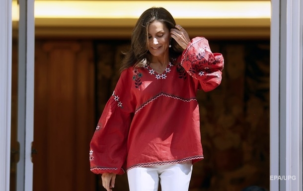 Королева Испании надела вышиванку от украинского бренда