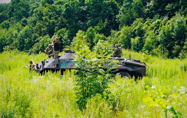 Влада Києва попередила про військові навчання