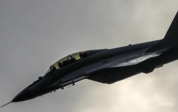 Истребитель РФ перехватил американский самолет в небе над Сирией - АР