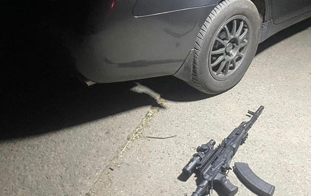 На Одещині п яний чоловік стріляв на автостанції з карабіна