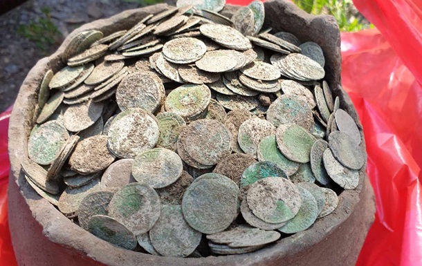 В Румынии нашли тысячи средневековых монет