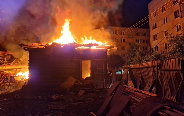 РФ атаковала  шахедами  жилые дома на Черниговщине