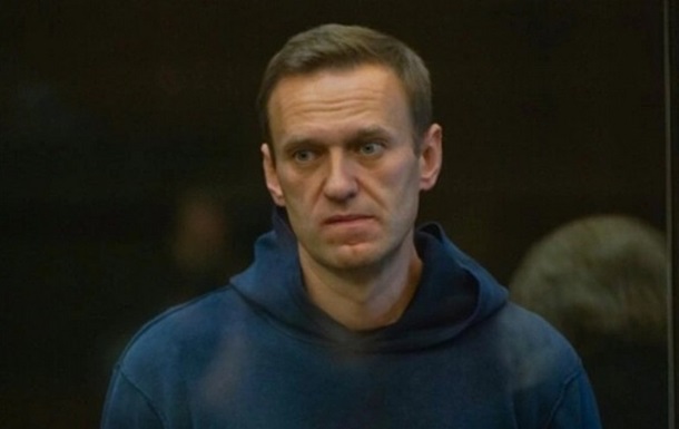 Прокурор требует приговорить Навального к 20 годам колонии