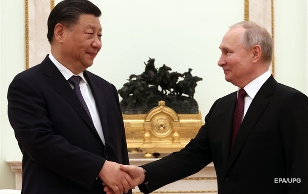 Франція вважає, що Китай дає РФ військову допомогу