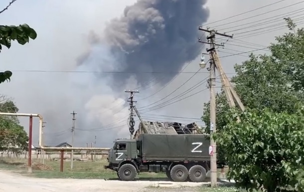 Вибухи в Криму: соцмережі заявили, що на складі були три тонни артснарядів