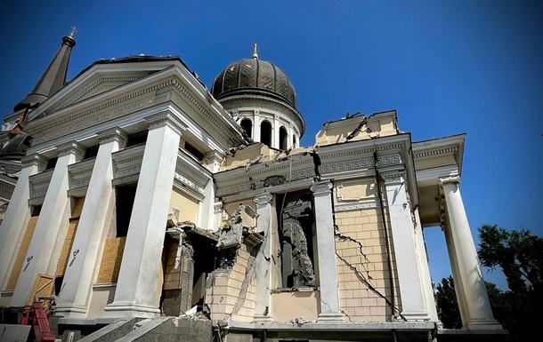 Одна из стен Свято-Преображенского собора в Одессе может обрушиться