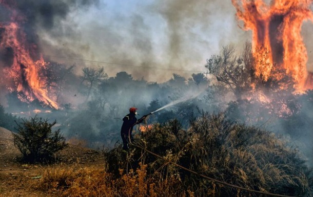 У Греції оголосили евакуацію жителів острова Корфу через масштабну пожежу
