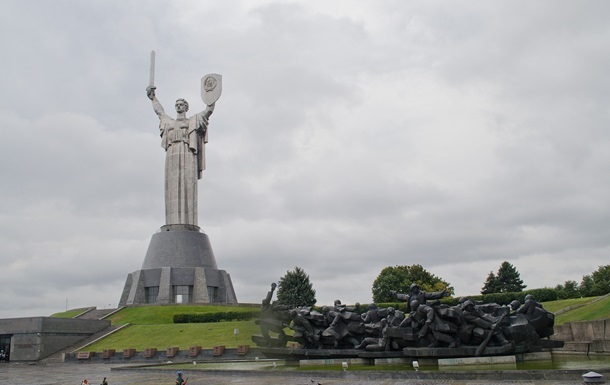 Монумент Батьківщина-мати у Києві хочуть перейменувати
