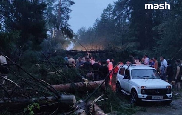 В России в результате урагана погибли восемь человек