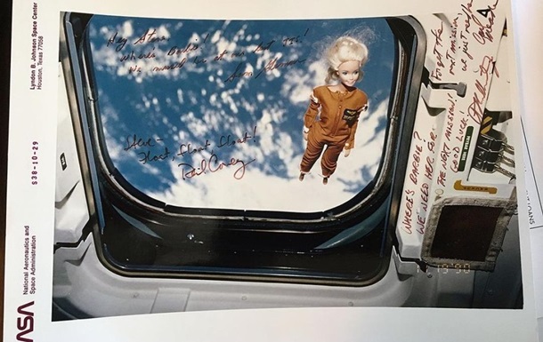 Перша лялька Барбі побувала у космосі в рамках секретної місії Пентагону 