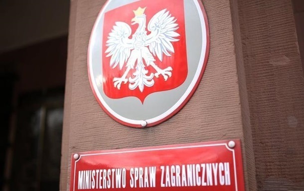 Польща викликала білоруського дипломата через інцидент з вертольотами