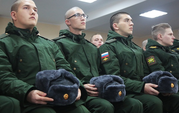 В армию РФ с начала года набрали 230 тысяч контрактников - Медведев
