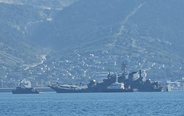 У Новоросійську пошкоджено десантний корабель РФ - соцмережі