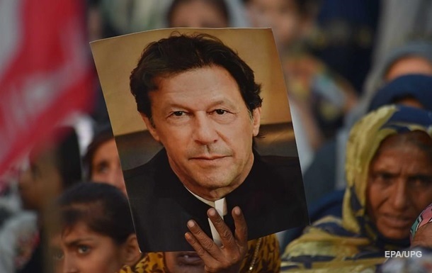 Експрем єра Пакистану засудили до трьох років