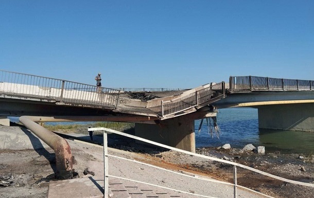ЗСУ підтвердили удари по мостам до Криму