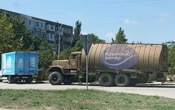 У Криму зафіксували машини для наведення понтонів - соцмережі