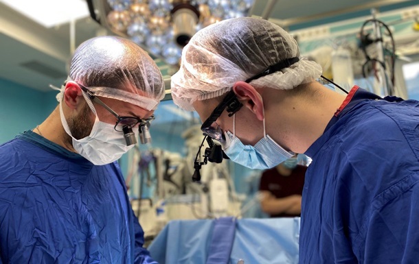 Львівські лікарі вперше в Україні провели надскладну операцію немовляті