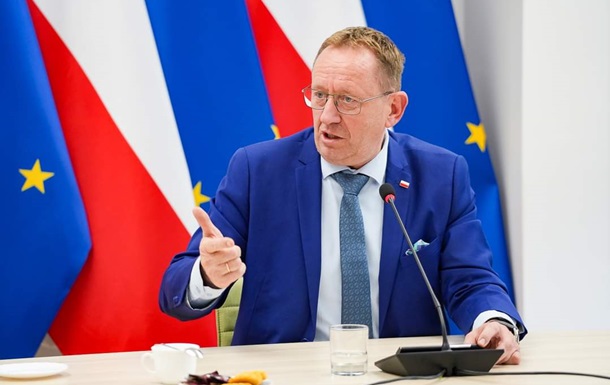 Польща закликала ЄС допомогти з транзитом українського зерна